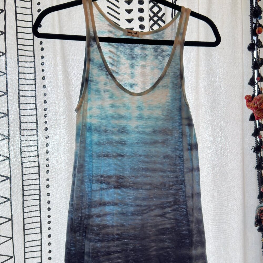 OM GIRL turquoise/blue ombre tie-dye tank (XL)